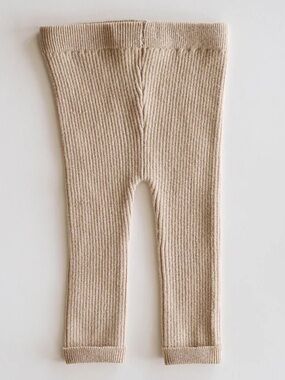 Atlas grey. Organic Thin Knit Leggings. Size 2-3. Color wheat.